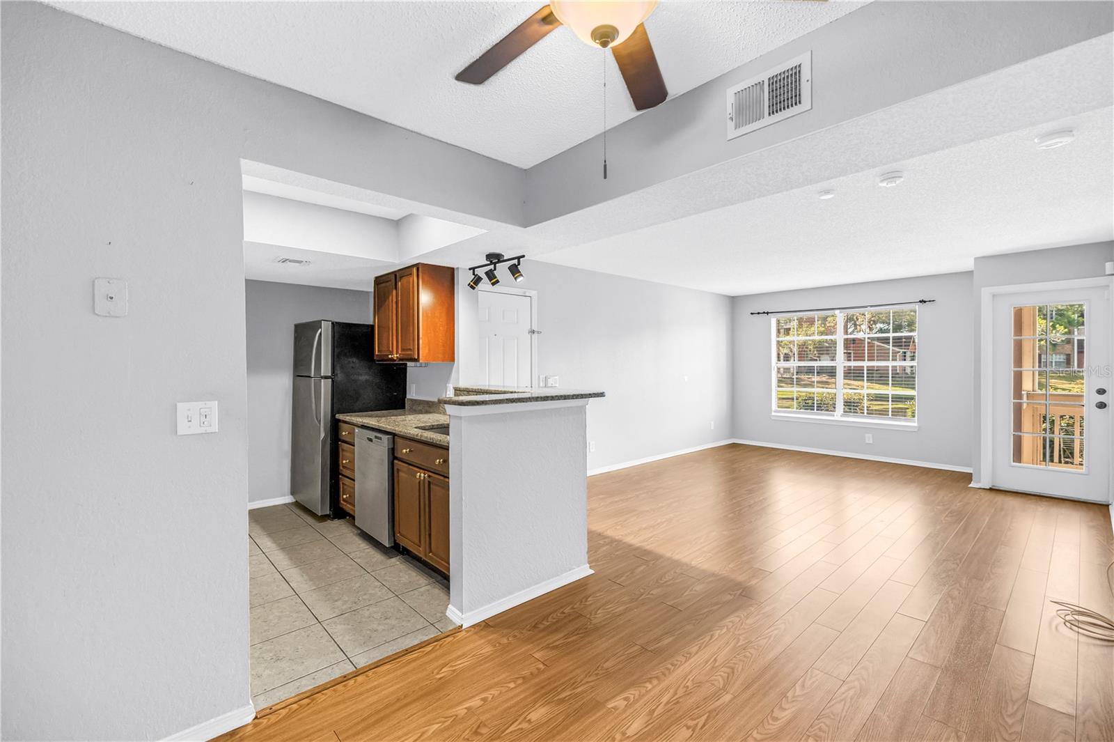 VANTAGE POINT CONDO - Residential