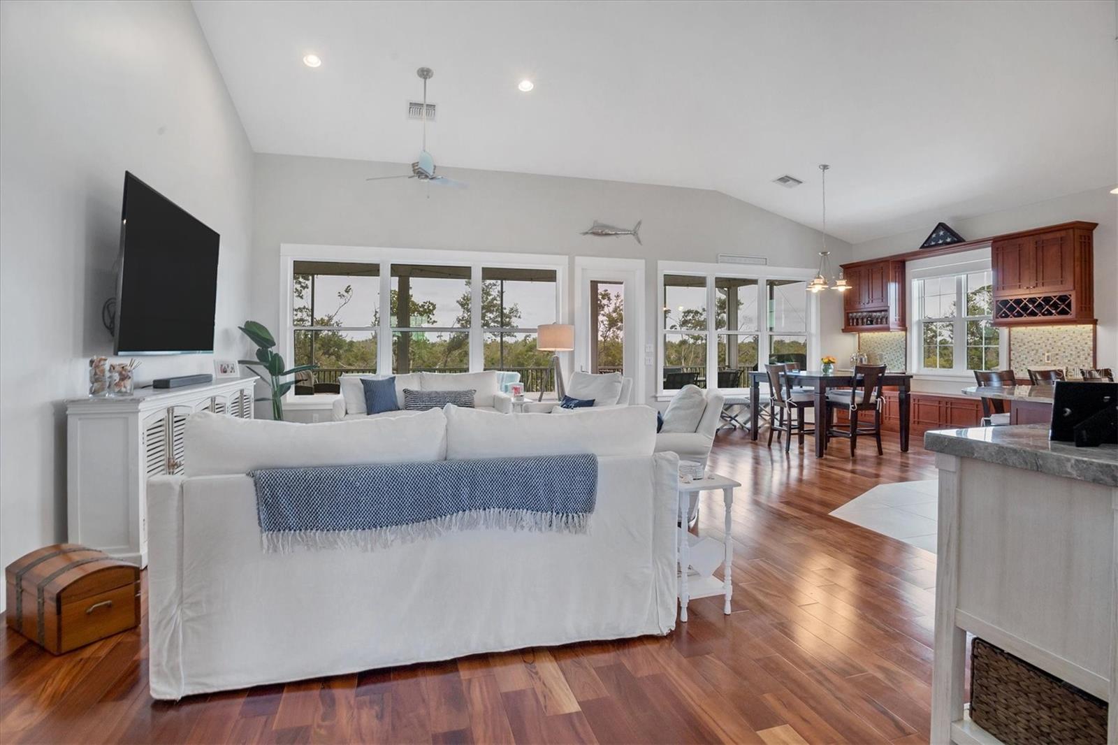 ISLAND HARBOR BCH CLUB SEC 01 - Residential