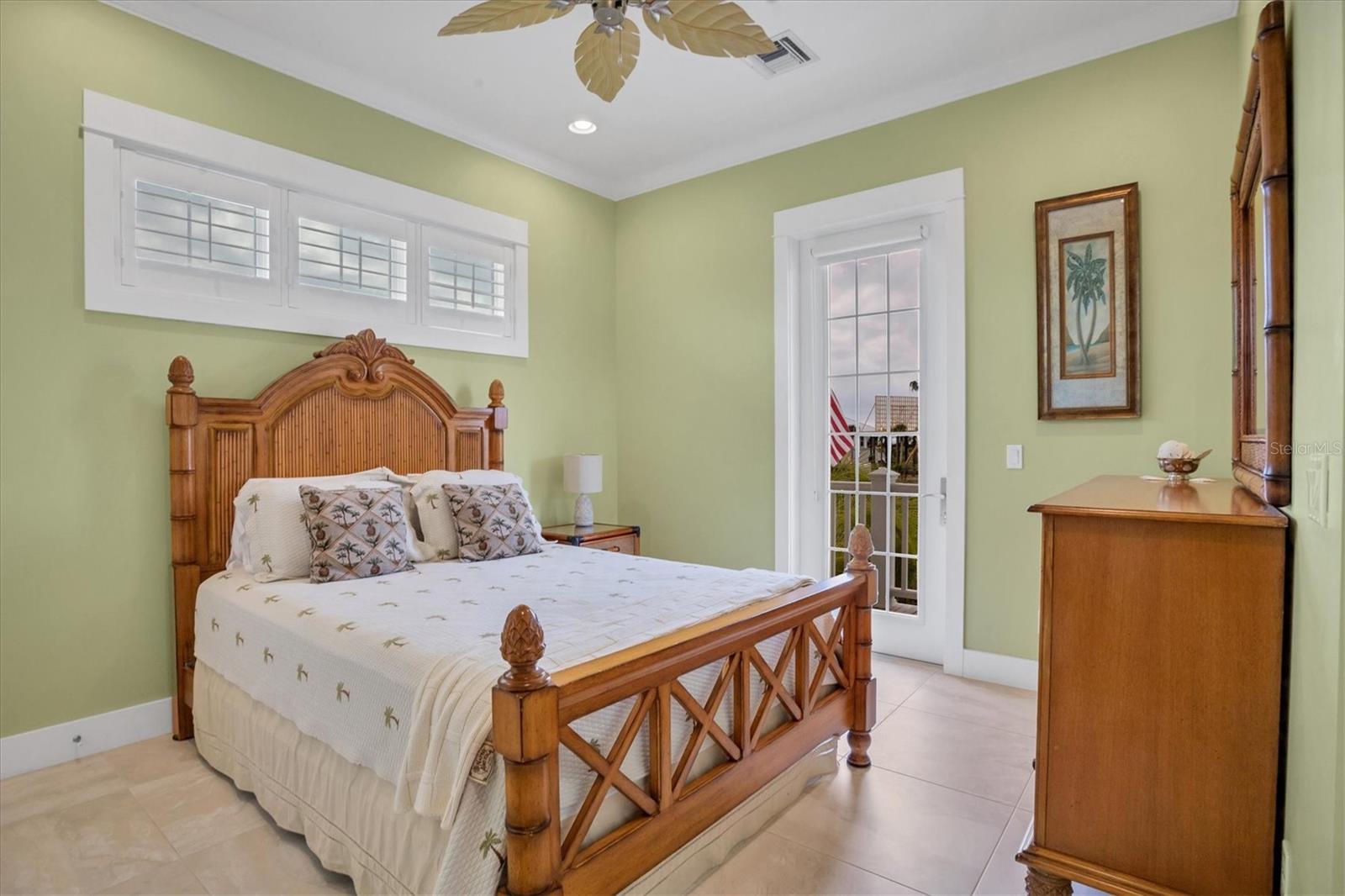 ISLAND HARBOR BCH CLUB SEC 01 - Residential