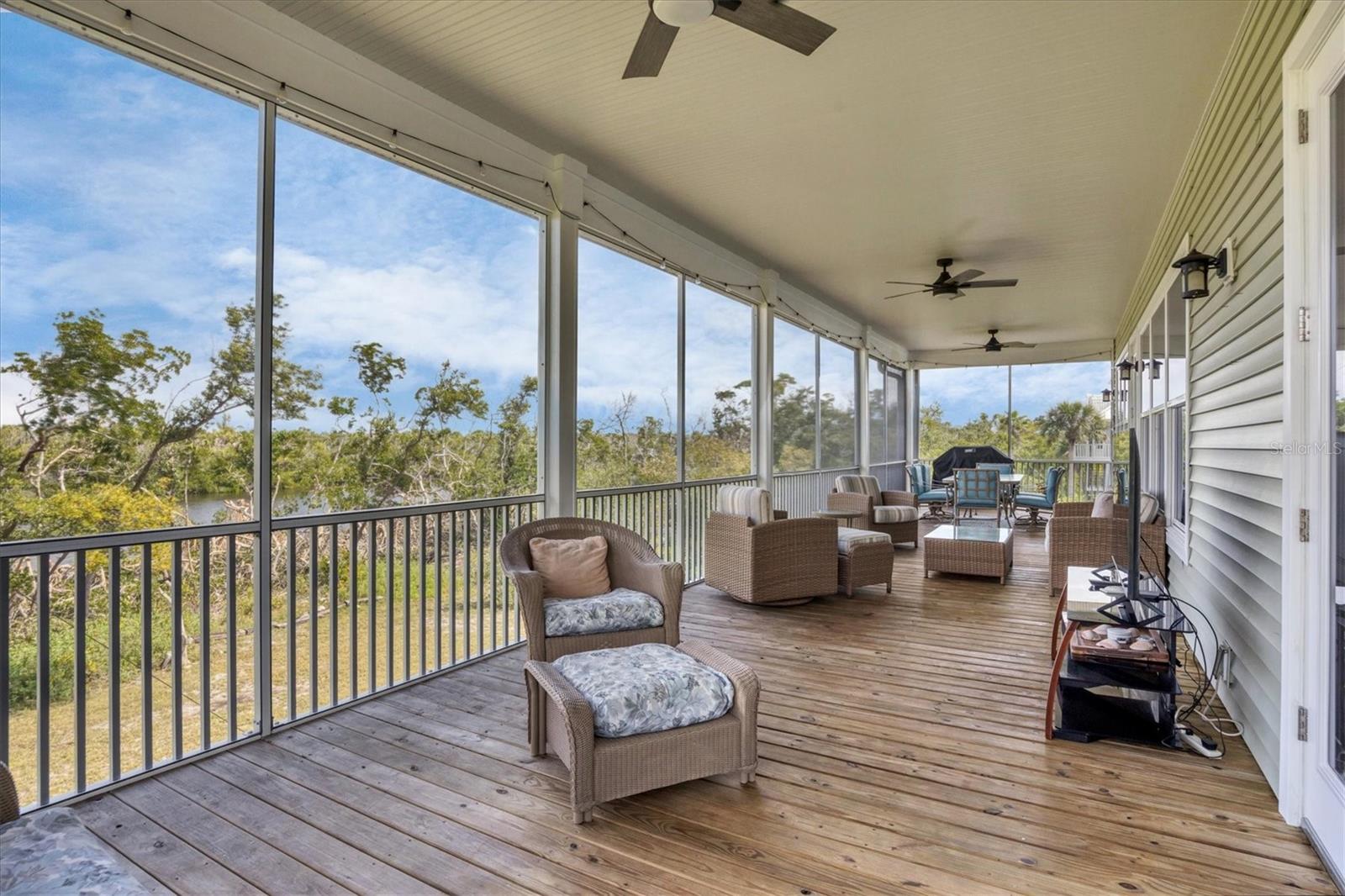 ISLAND HARBOR BCH CLUB SEC 01 - Residential