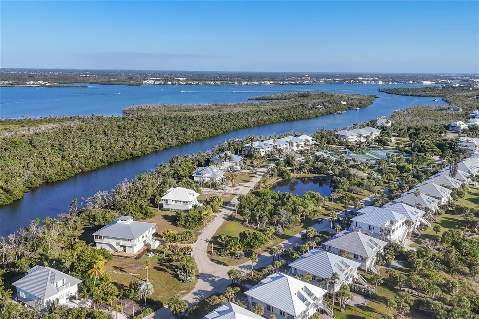 ISLAND HARBOR BCH CLUB SEC 01 - Residential