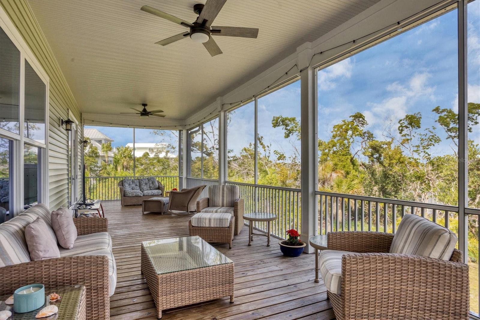 ISLAND HARBOR BCH CLUB SEC 01 - Residential