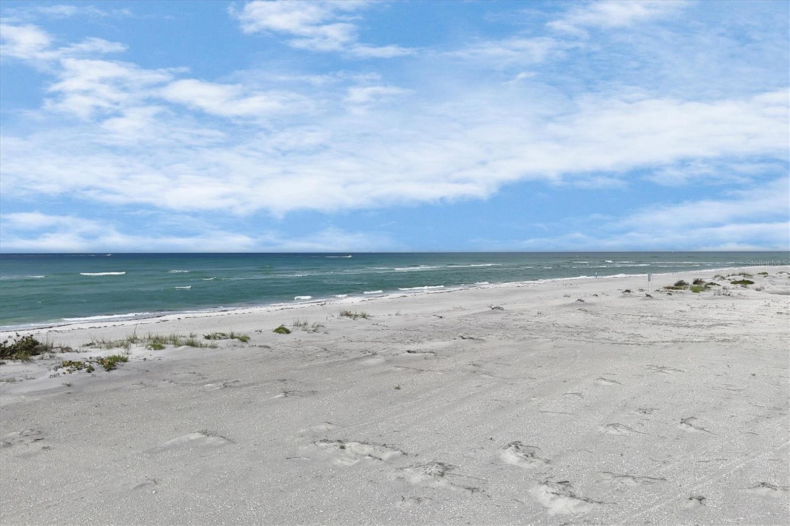 ISLAND HARBOR BCH CLUB SEC 01 - Residential