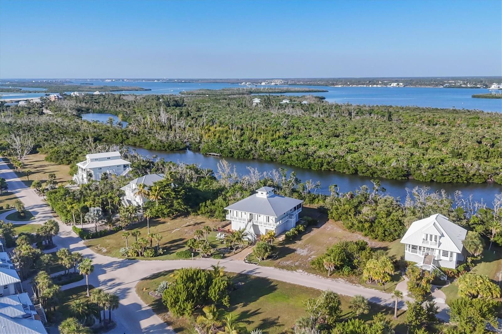 ISLAND HARBOR BCH CLUB SEC 01 - Residential