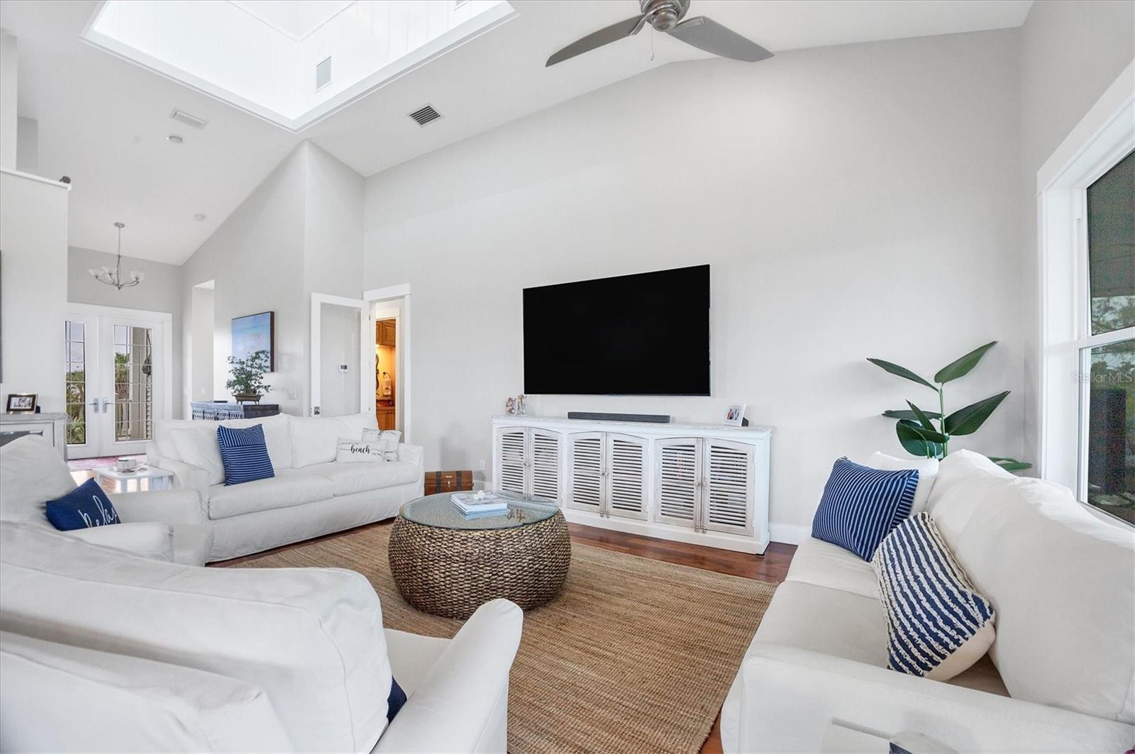 ISLAND HARBOR BCH CLUB SEC 01 - Residential