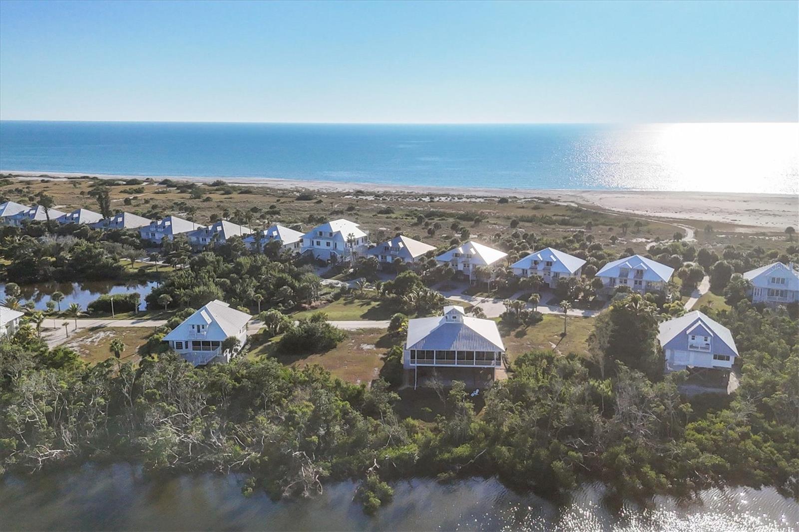 ISLAND HARBOR BCH CLUB SEC 01 - Residential