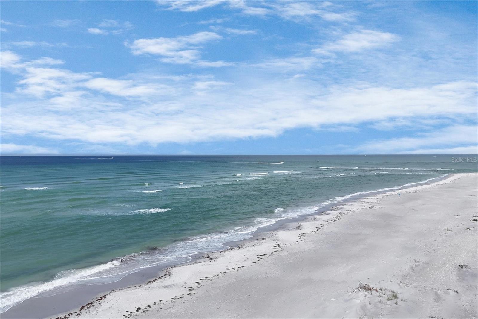 ISLAND HARBOR BCH CLUB SEC 01 - Residential