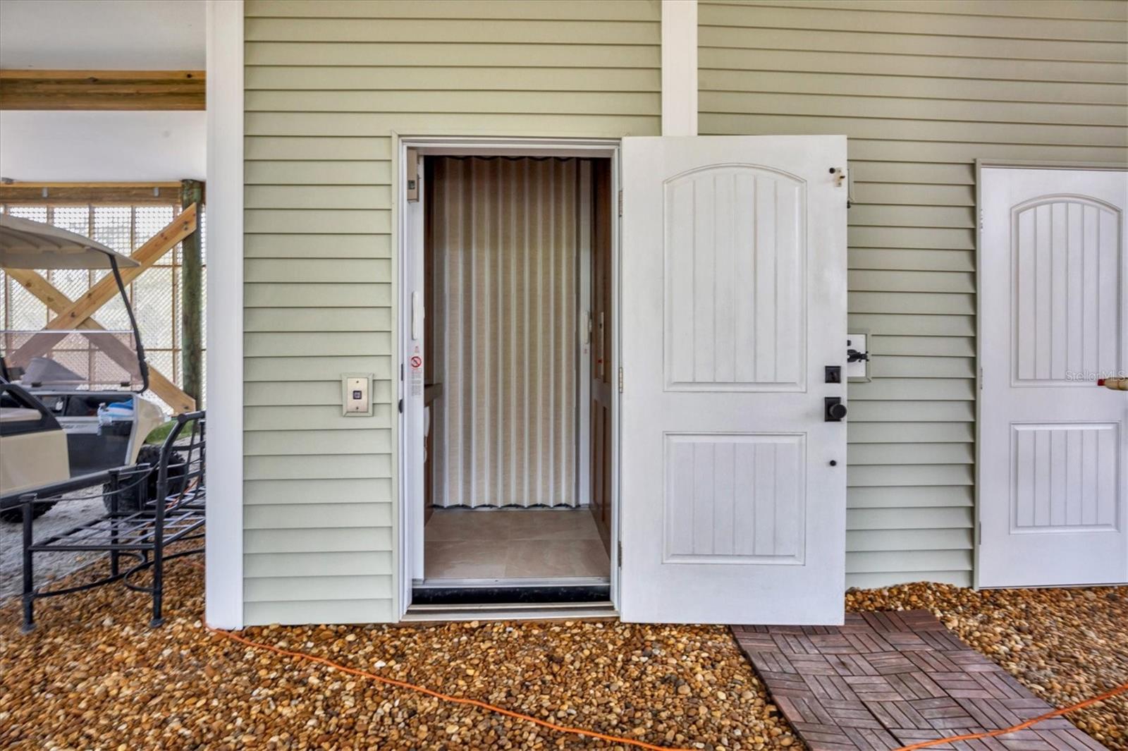 ISLAND HARBOR BCH CLUB SEC 01 - Residential