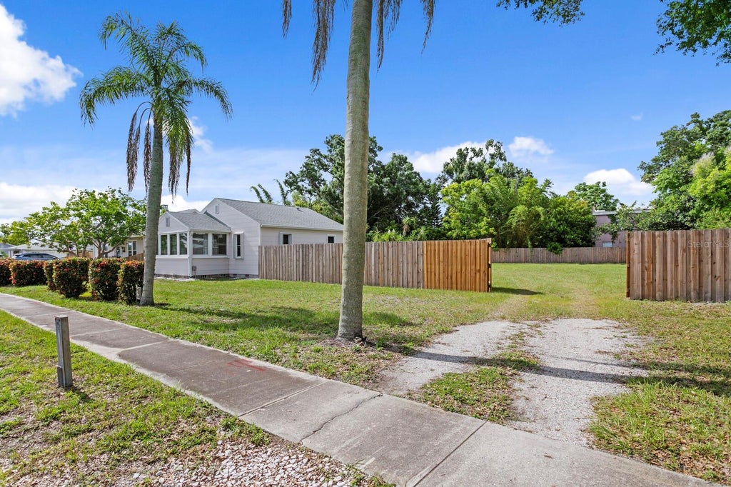 Photo of 13th Avenue N, St Petersburg, FL 33713 (MLS # TB8525727)