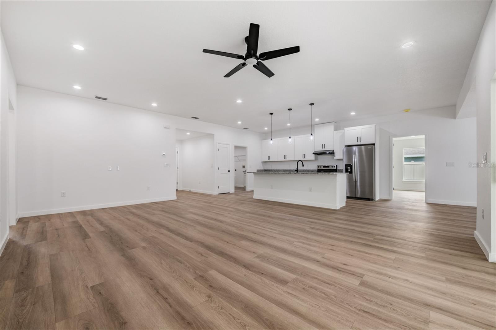 COUNTRYSIDE SQUARE - Residential