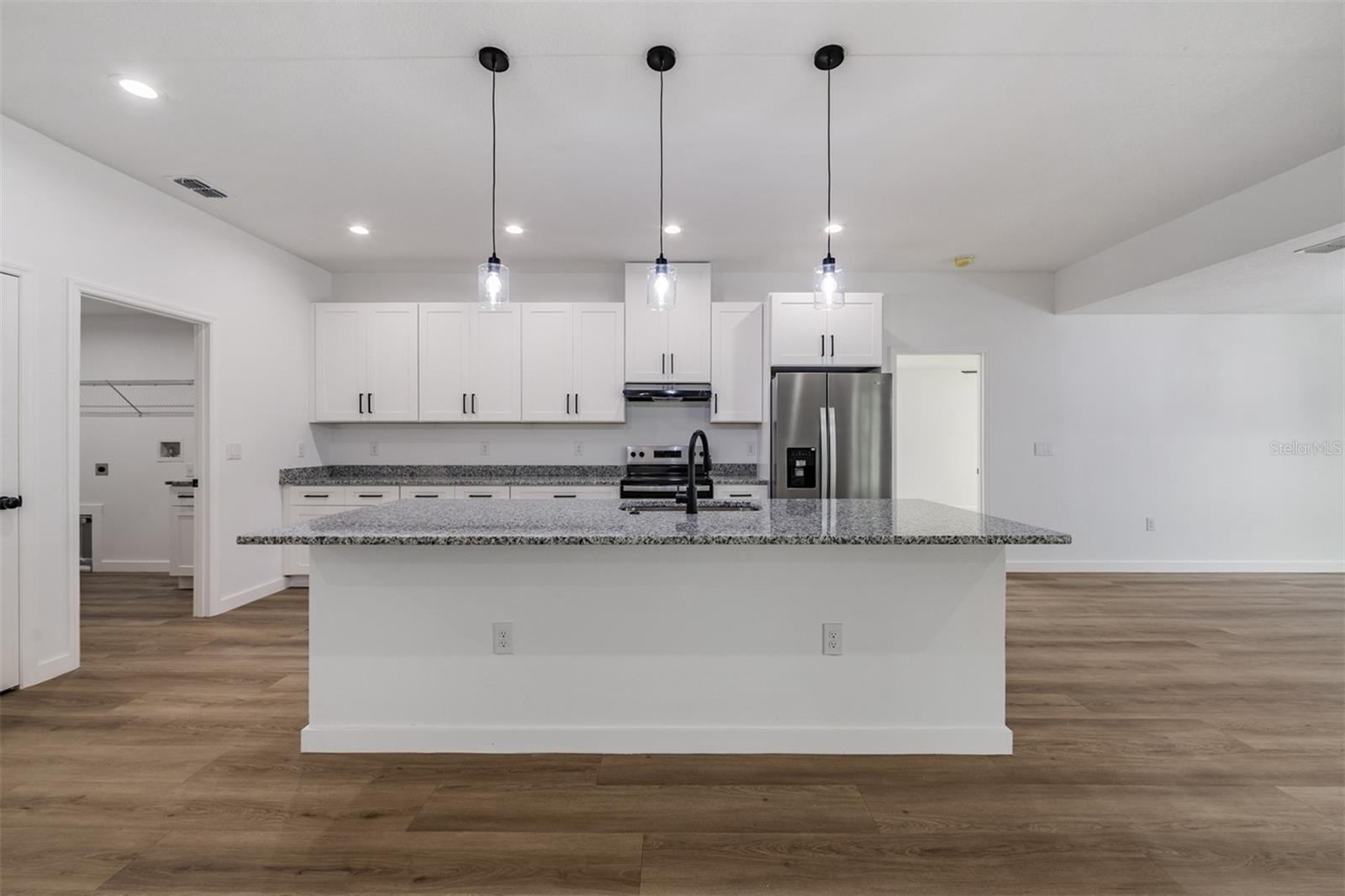 COUNTRYSIDE SQUARE - Residential