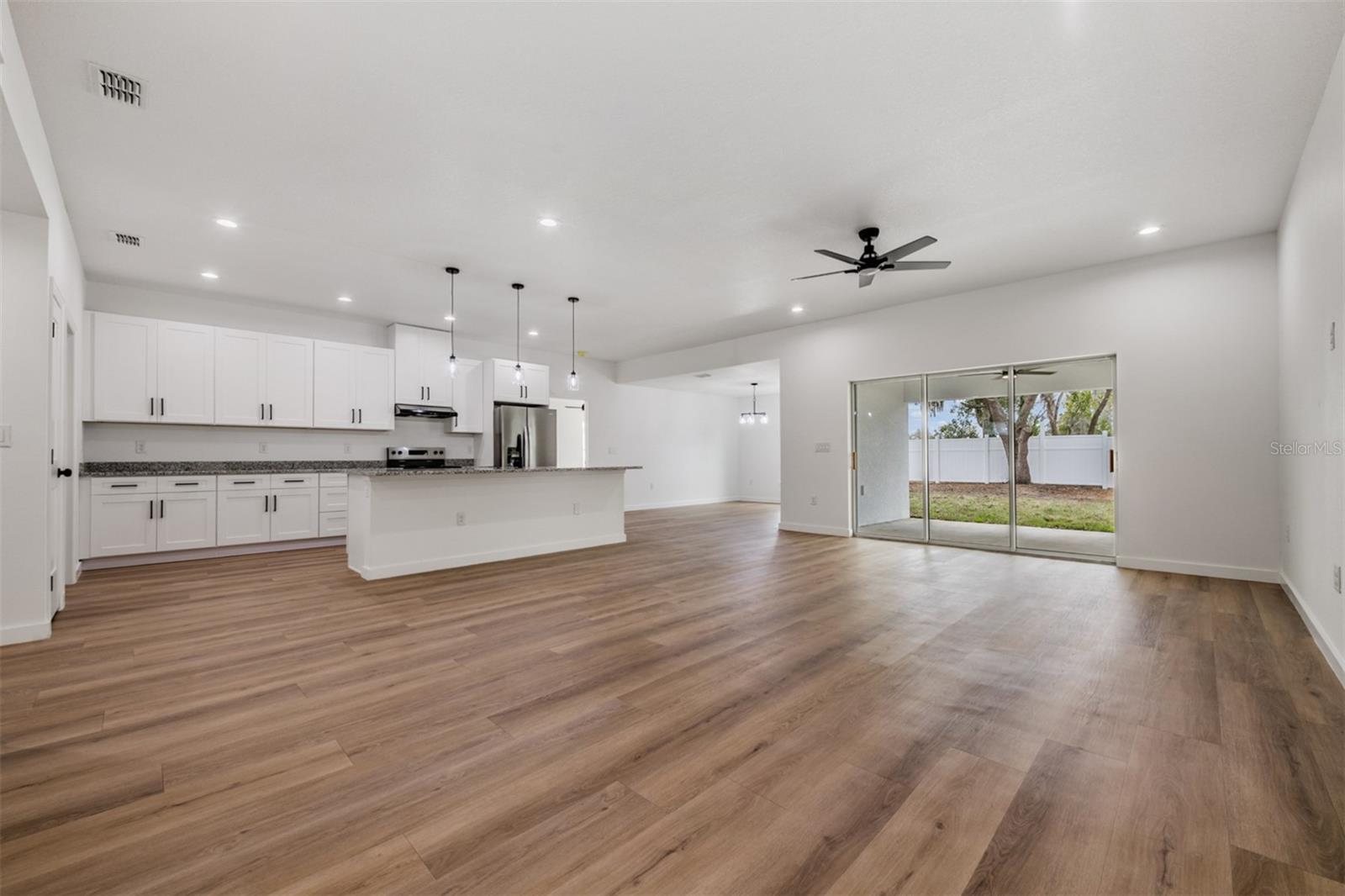 COUNTRYSIDE SQUARE - Residential