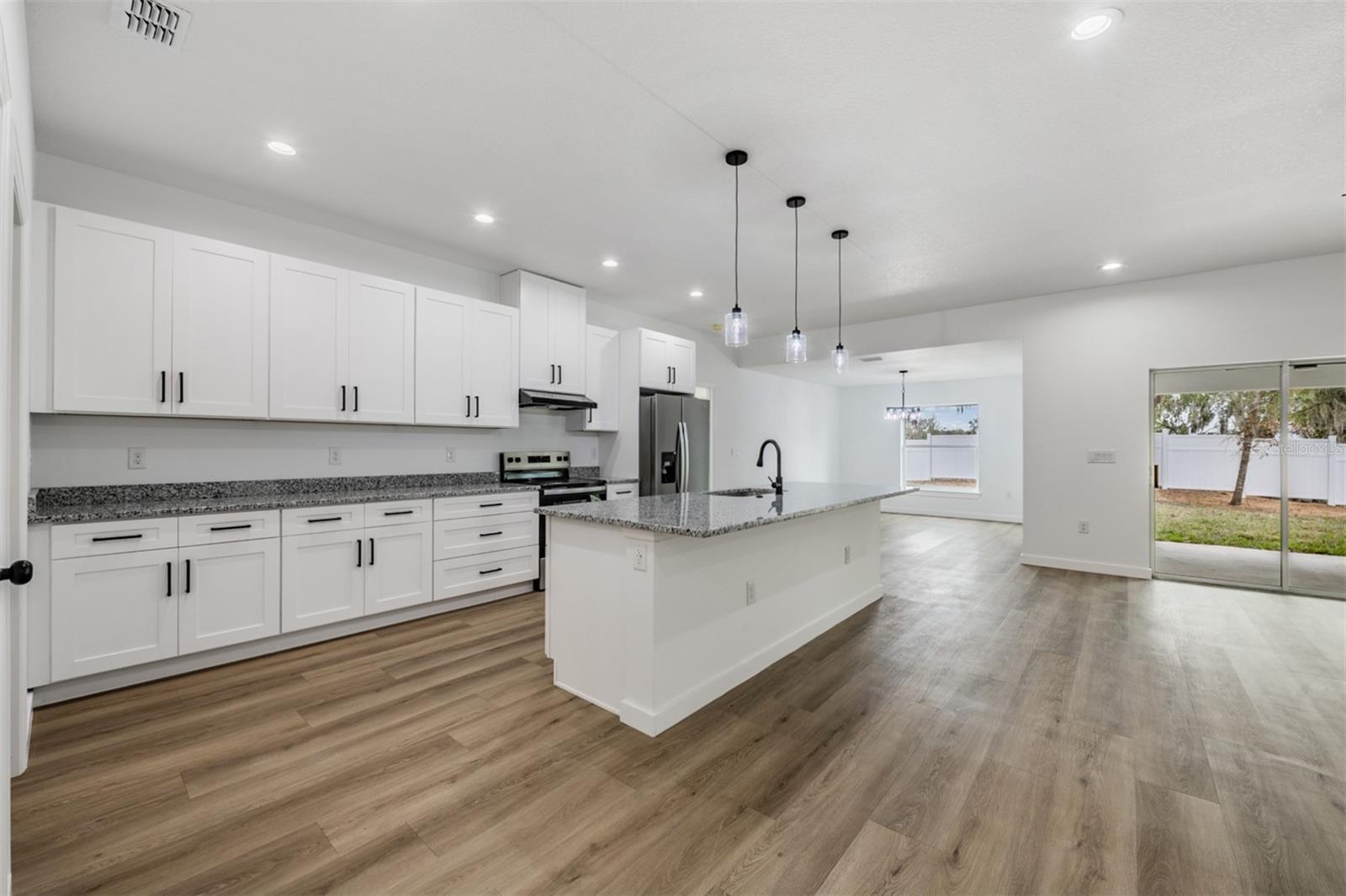 COUNTRYSIDE SQUARE - Residential