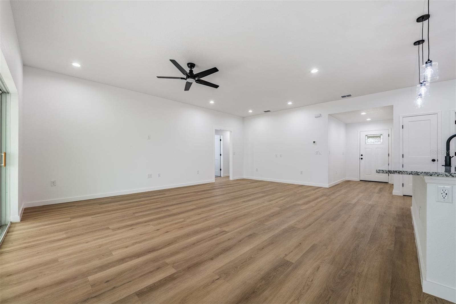 COUNTRYSIDE SQUARE - Residential