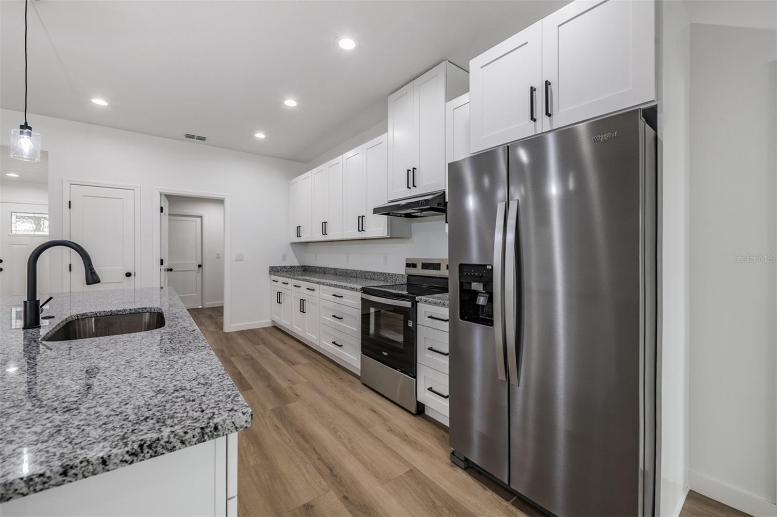 COUNTRYSIDE SQUARE - Residential