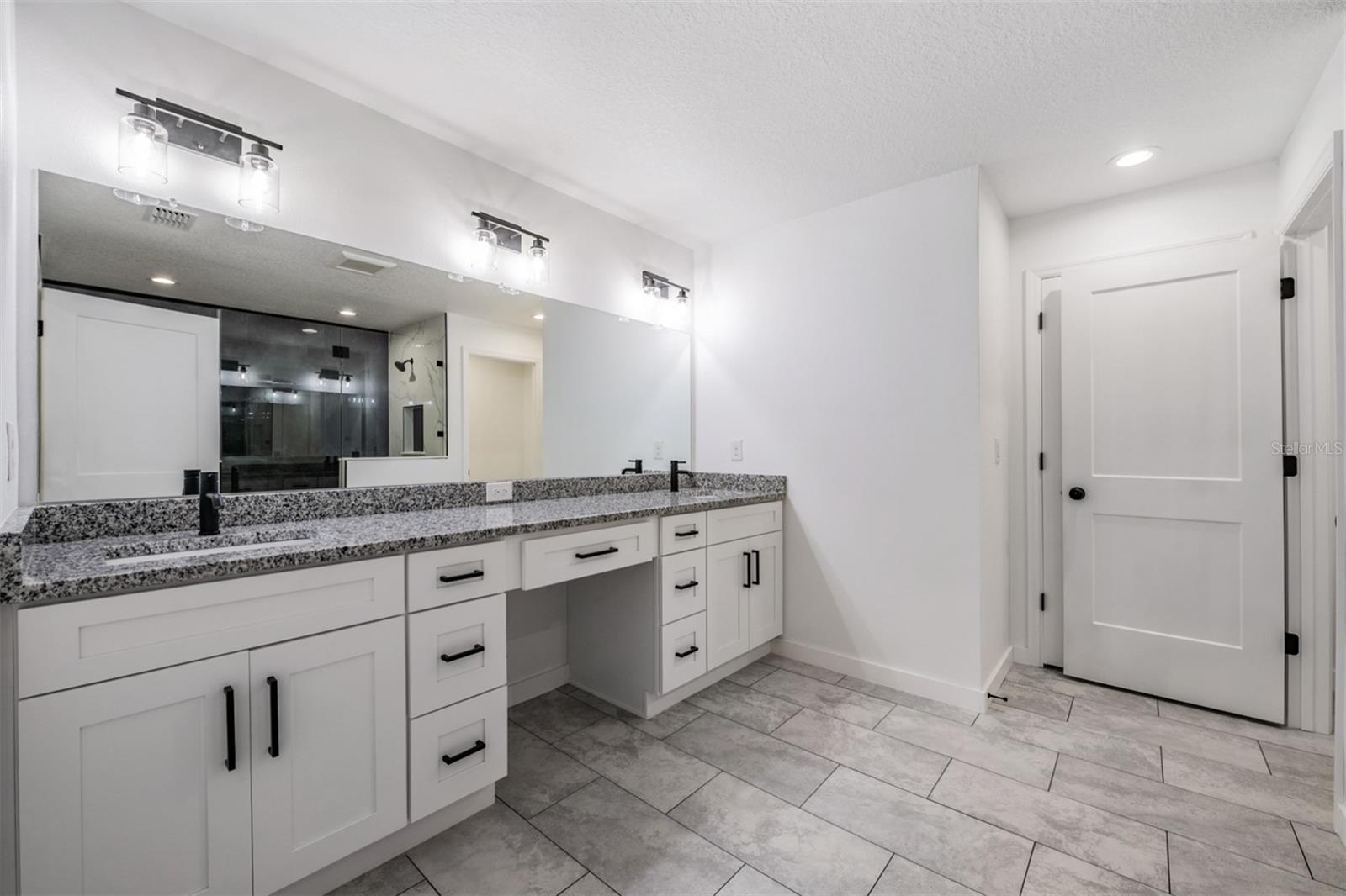 COUNTRYSIDE SQUARE - Residential