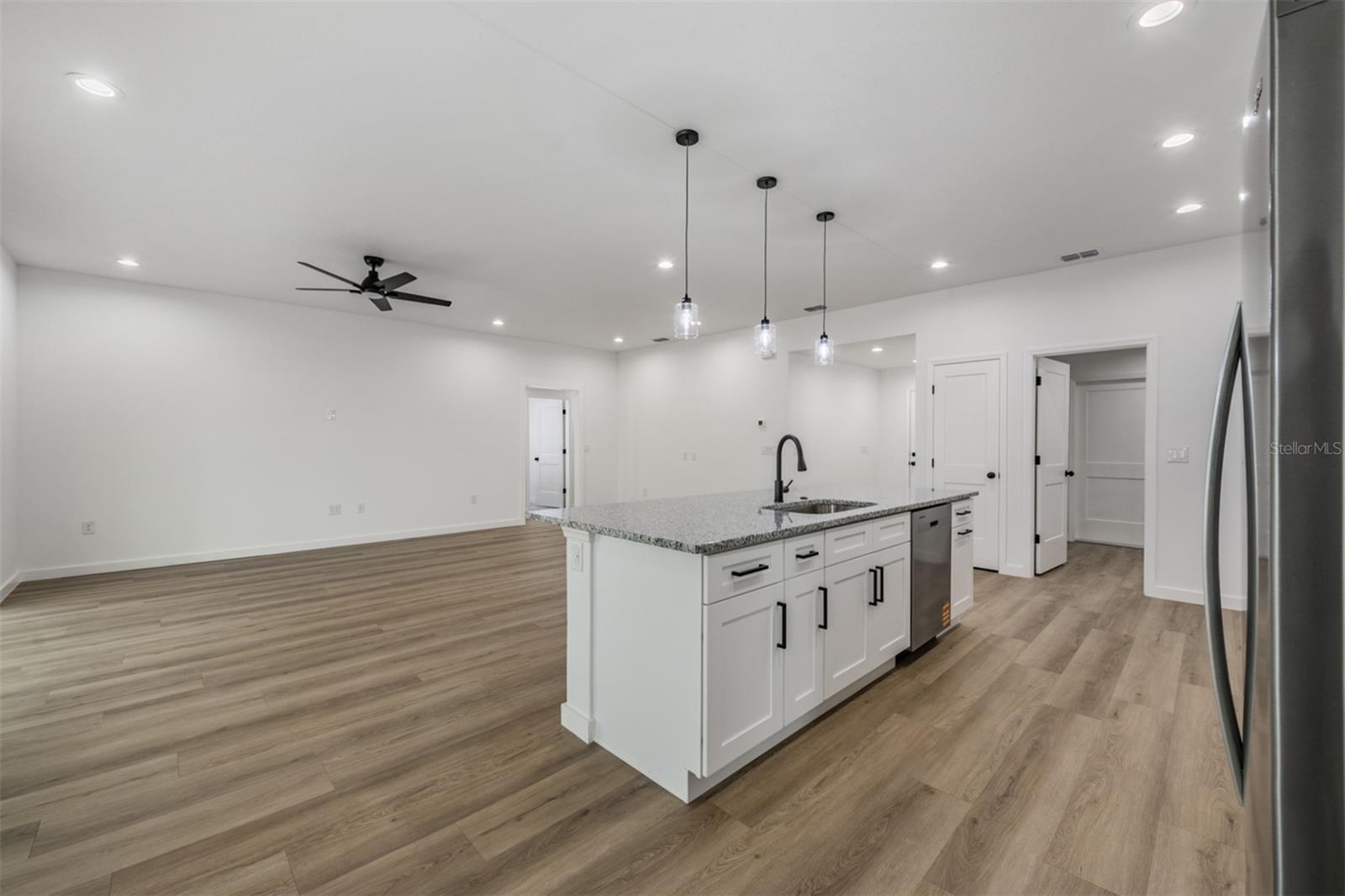 COUNTRYSIDE SQUARE - Residential