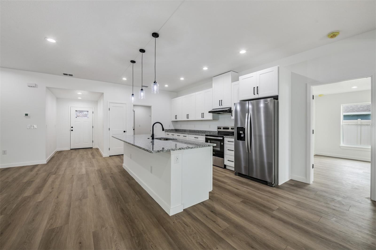 COUNTRYSIDE SQUARE - Residential