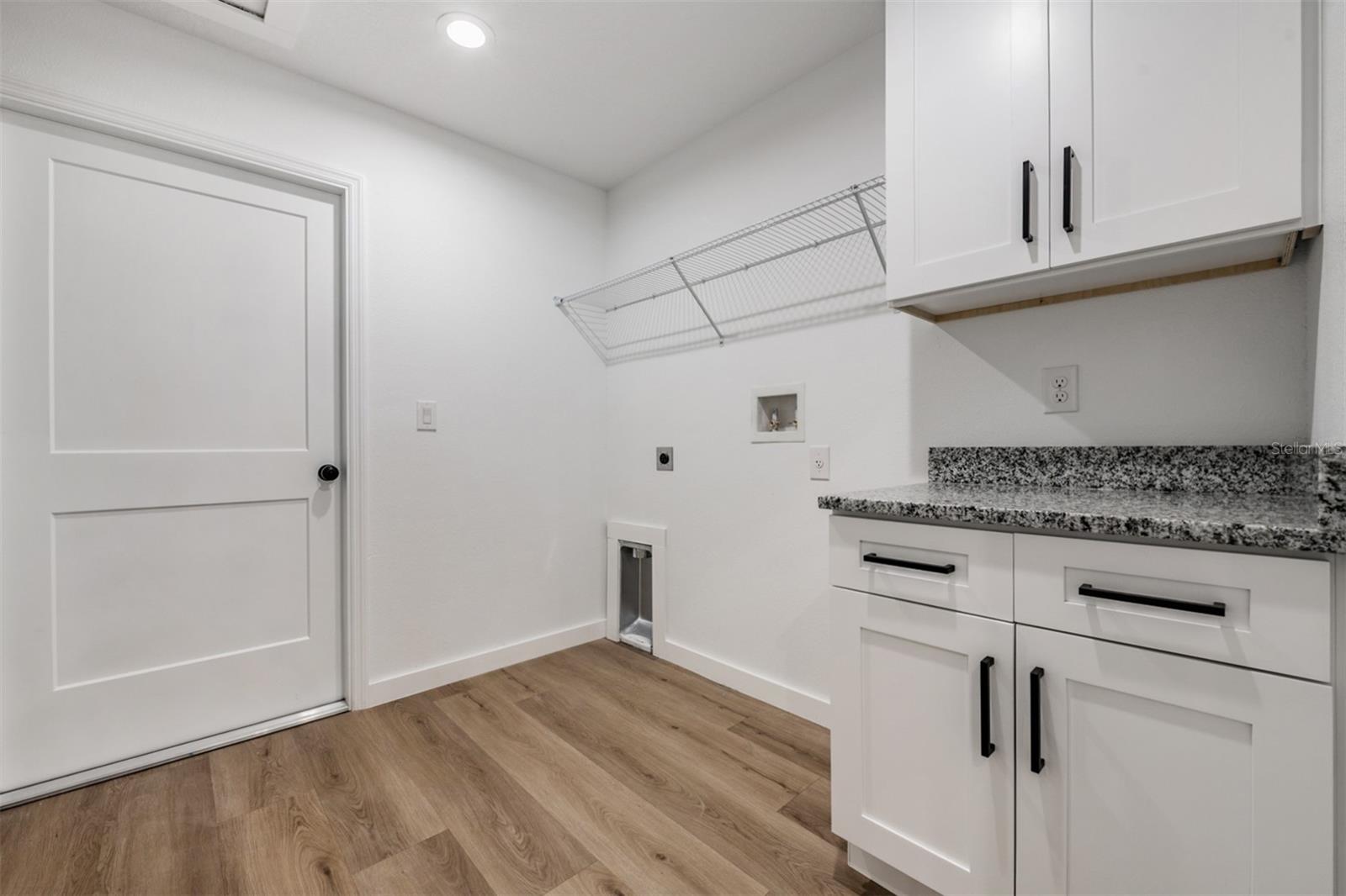 COUNTRYSIDE SQUARE - Residential