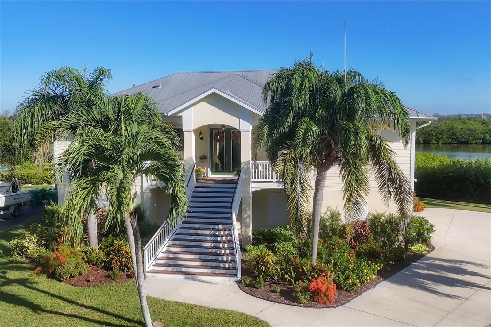 PINES ON BAY - Residential