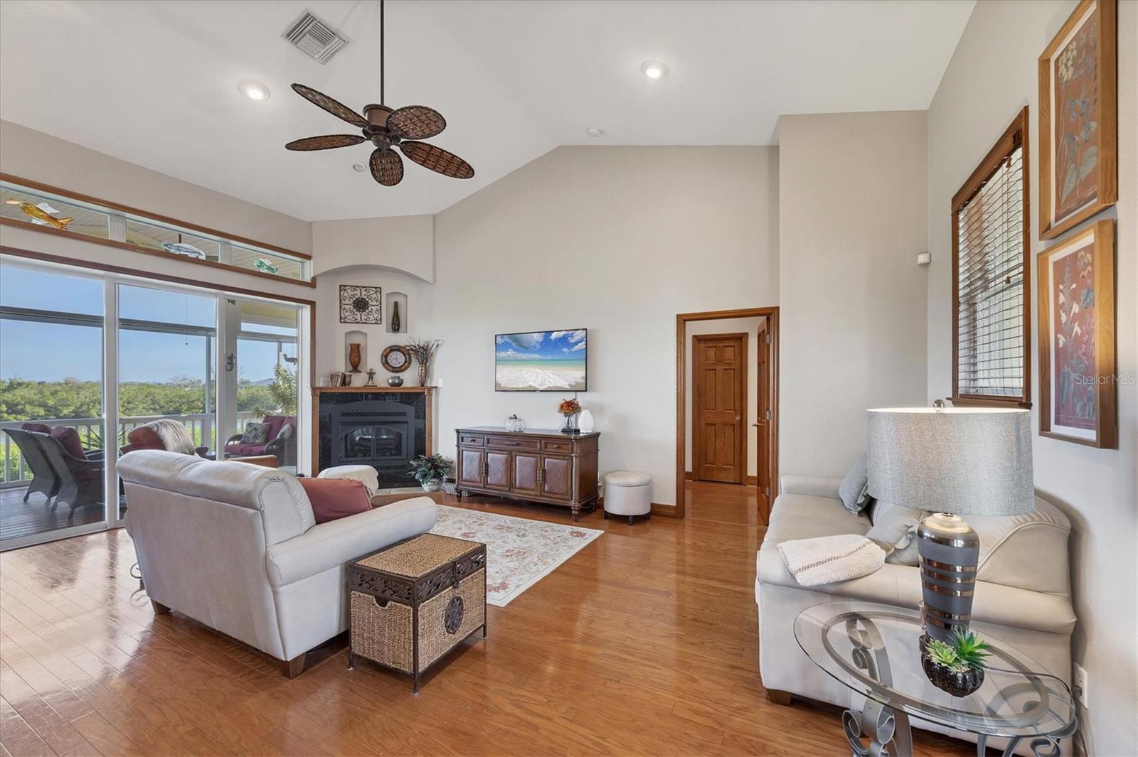 PINES ON BAY - Residential