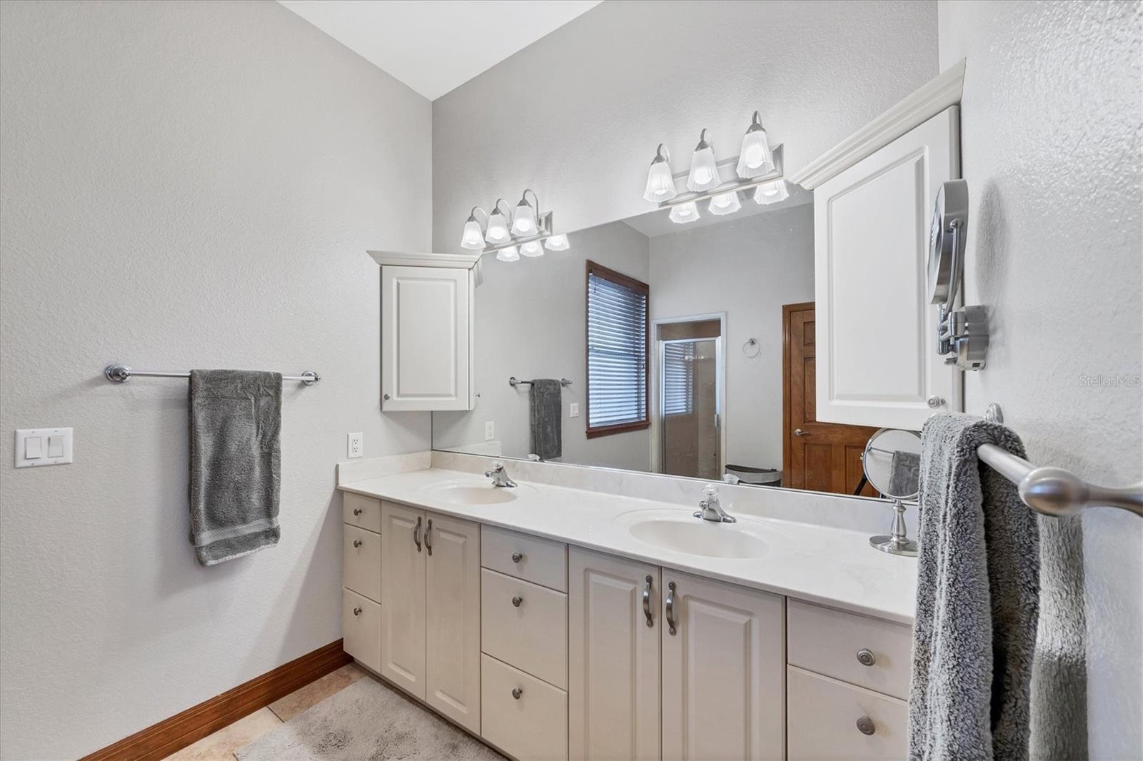 PINES ON BAY - Residential