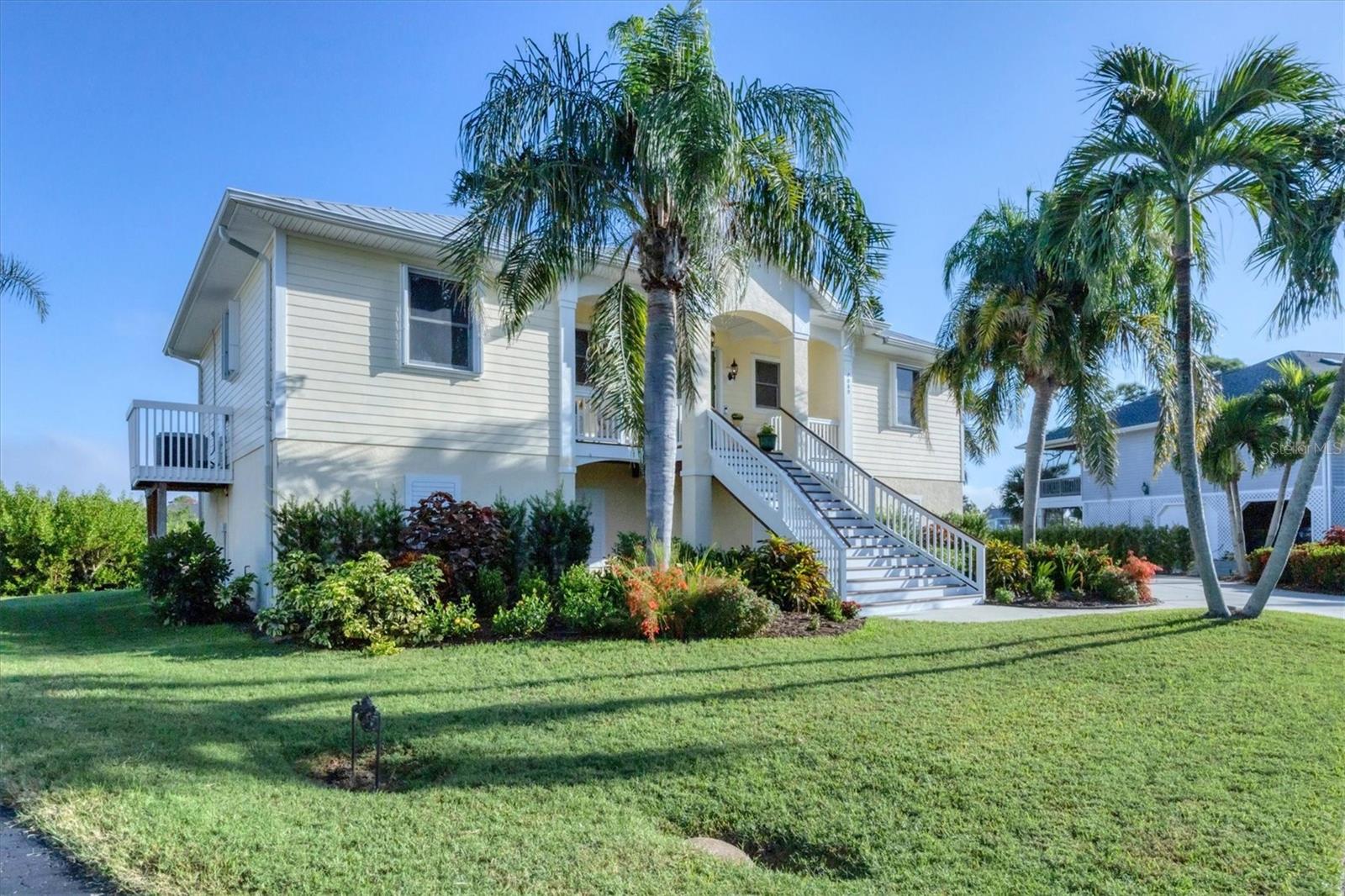 PINES ON BAY - Residential