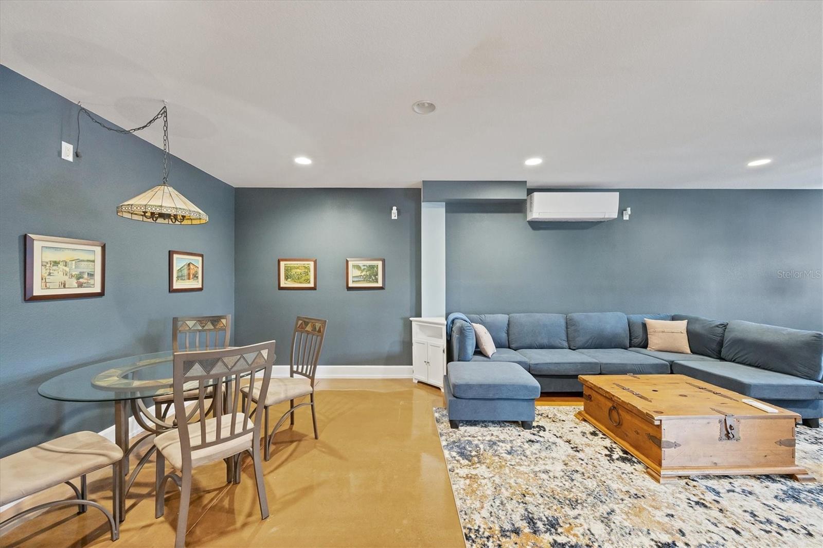 PINES ON BAY - Residential