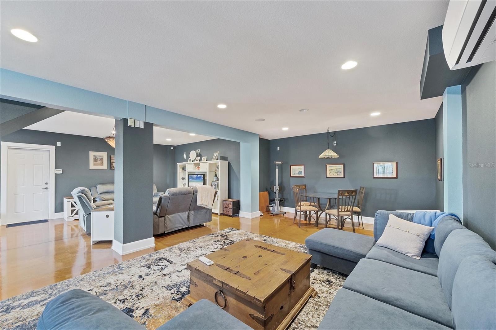 PINES ON BAY - Residential