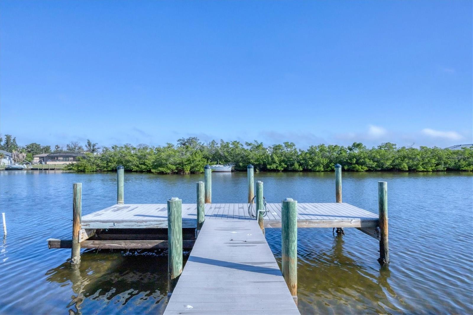 PINES ON BAY - Residential