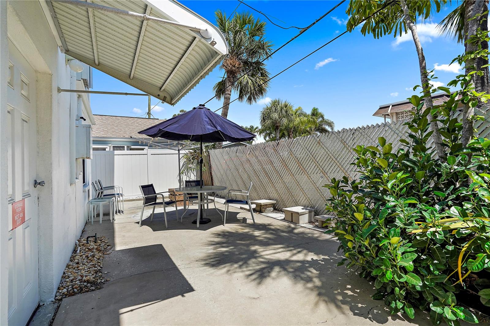 SUNSET PLAZA EAST APTS CONDO - Residential Lease