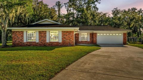 Photo of 3050 Cross Fox Drive, Mulberry, FL 33860 (MLS # L4955745)