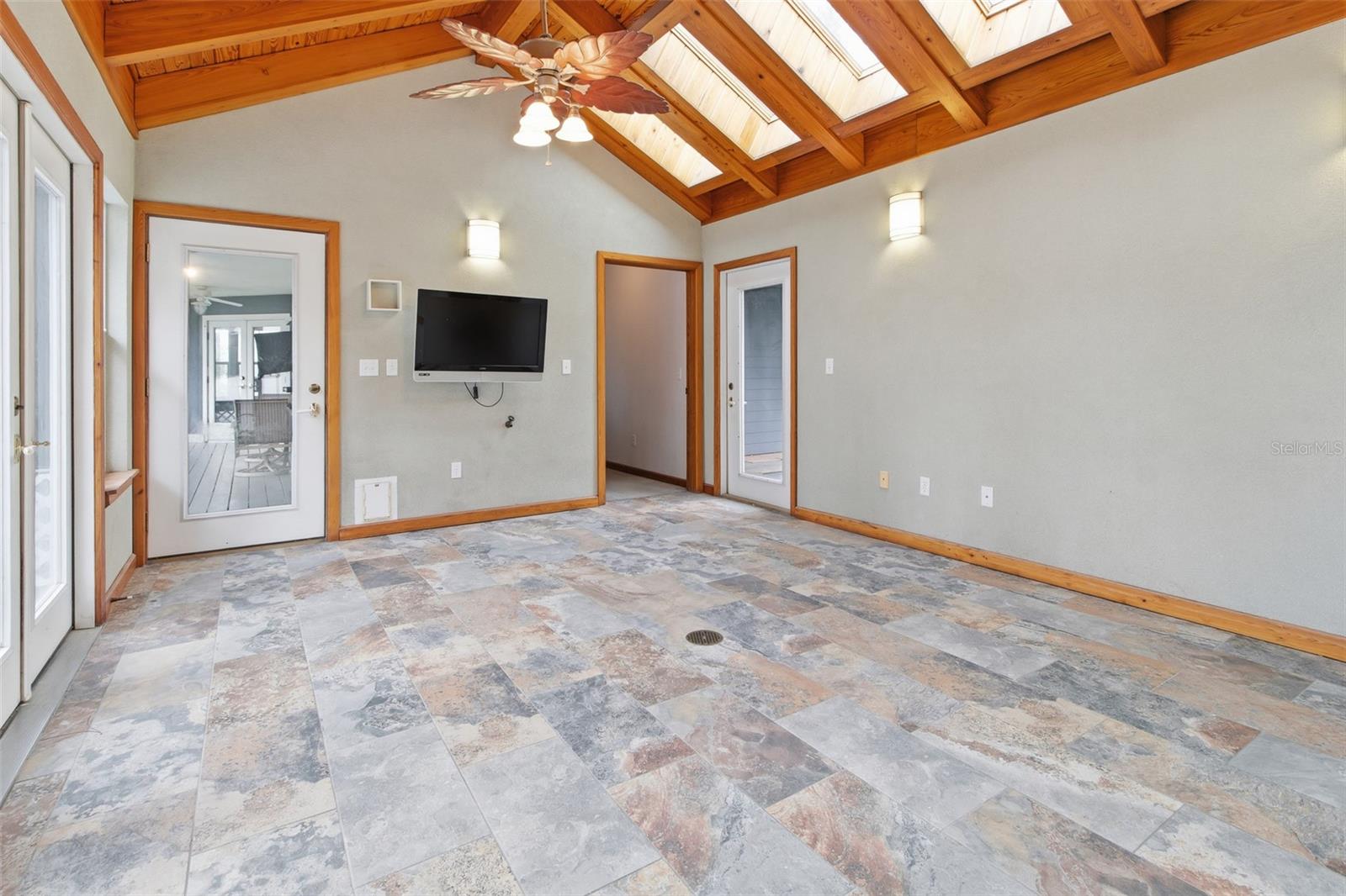 STAR LAKE FOREST - Residential