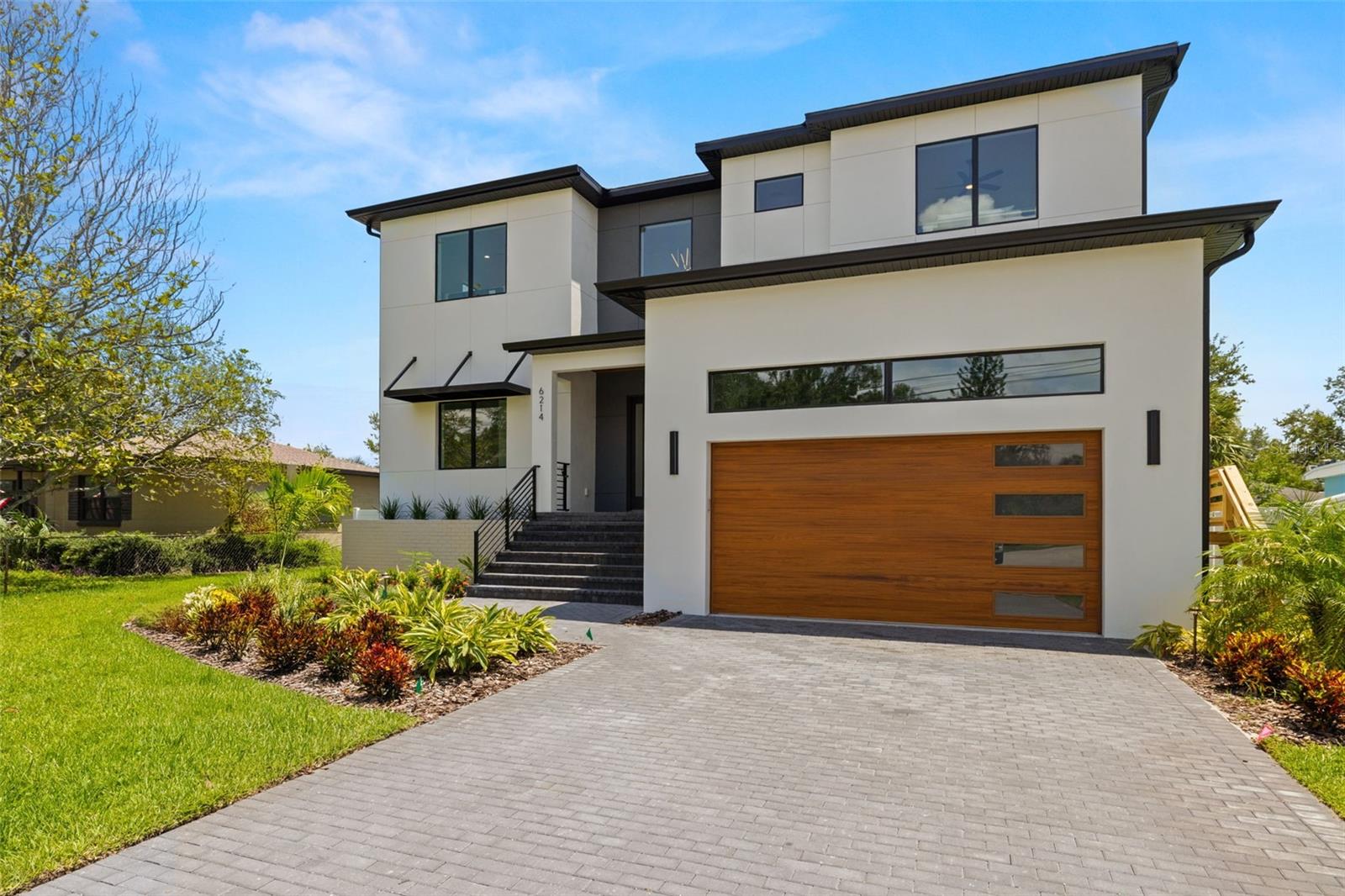 6214 S FOSTER AVENUE