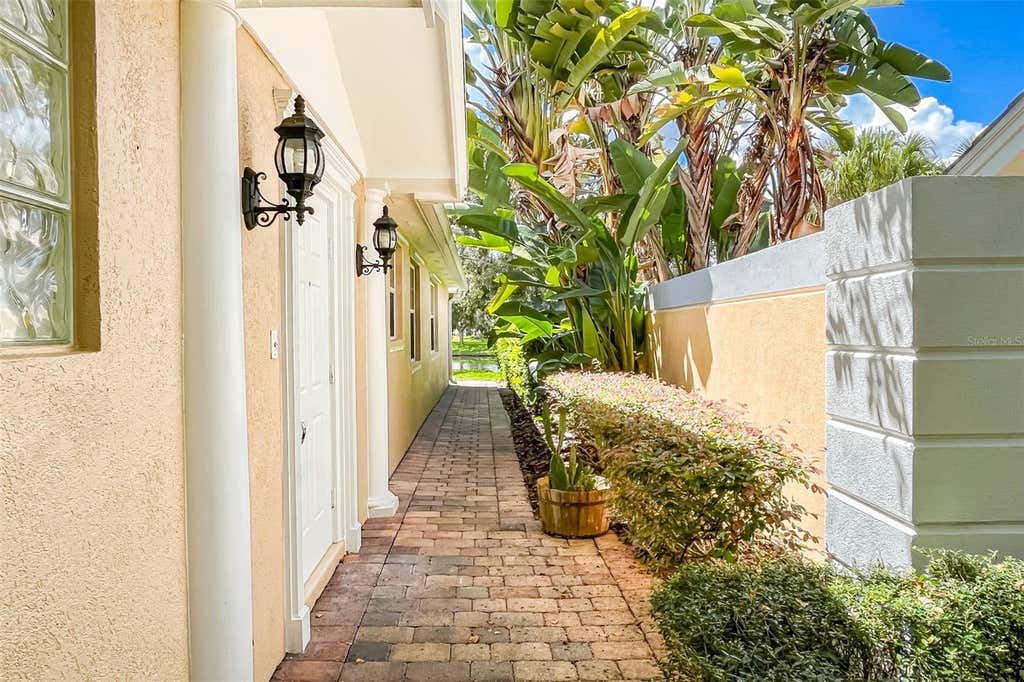 Photo of 11830 Delfina Lane, Orlando, FL 32827 (MLS # O6430887)