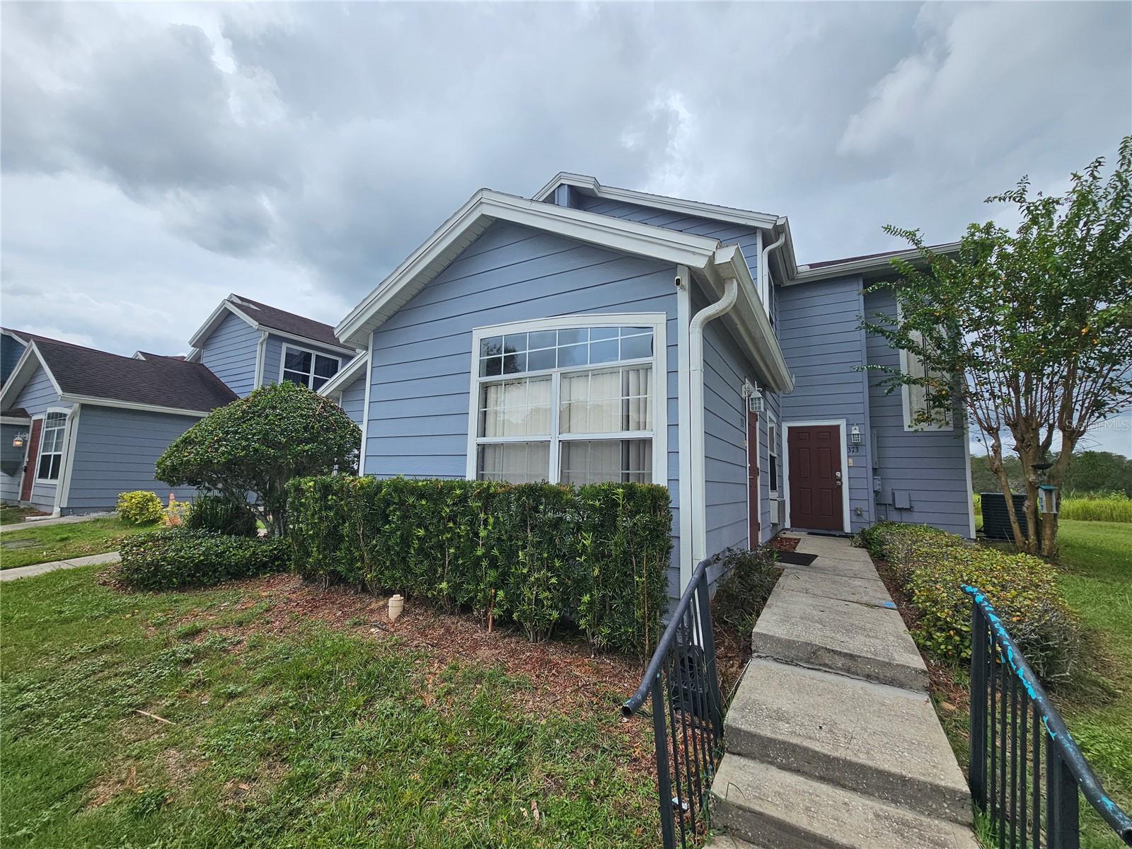 Ready to move in, very nice 1 bedroom 1 bathroom studio in a gated community. Internet, Water and Electric included! No pets