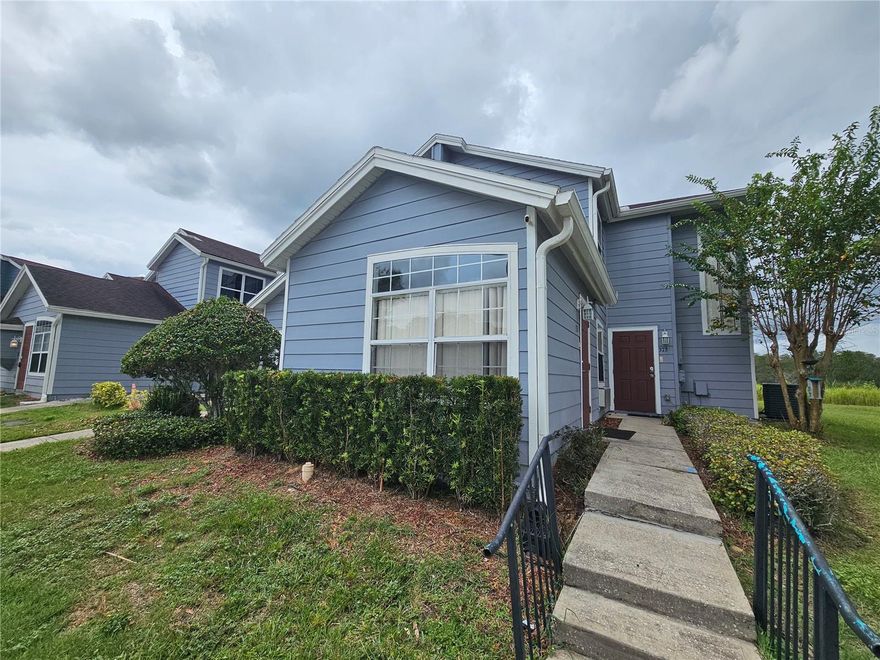 Ready to move in, very nice 1 bedroom 1 bathroom studio in a gated community. Internet, Water and Electric included! No pets