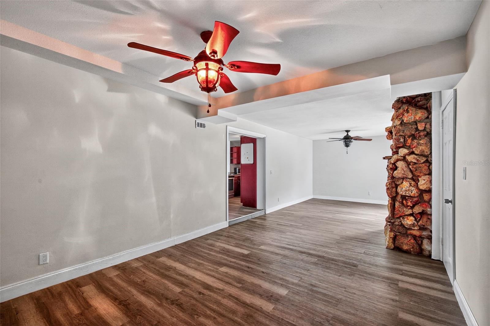 CENTER PARK HOLLY HILL - Residential Lease