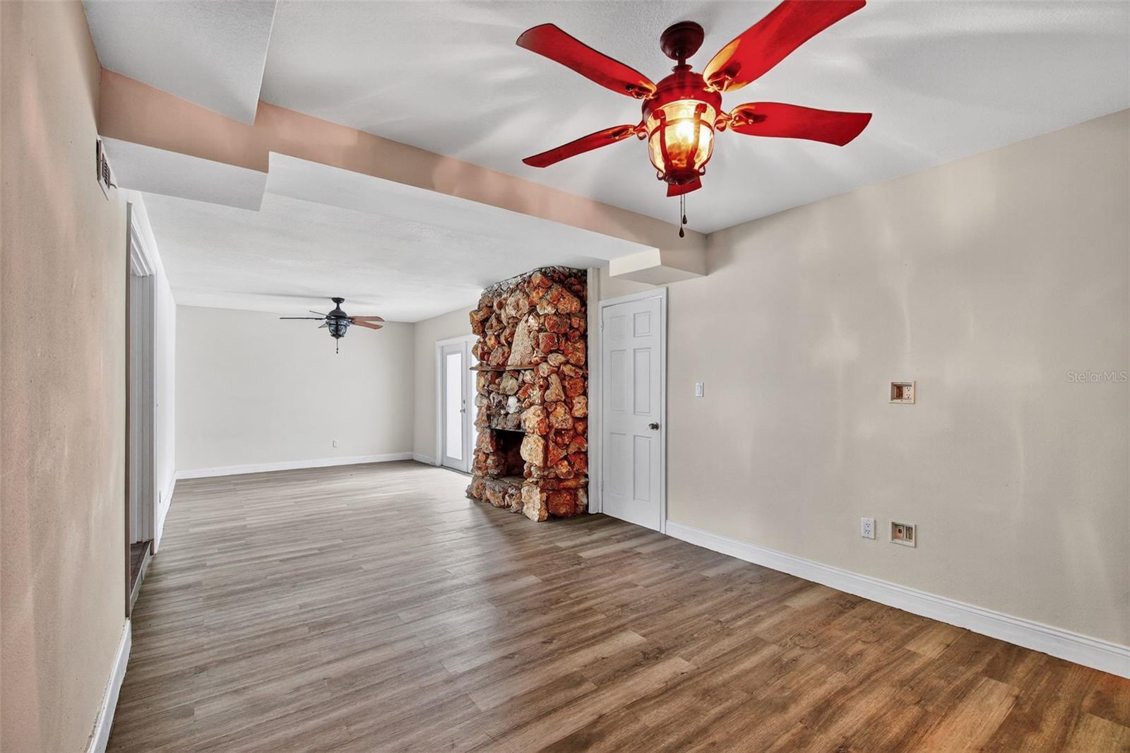 CENTER PARK HOLLY HILL - Residential Lease