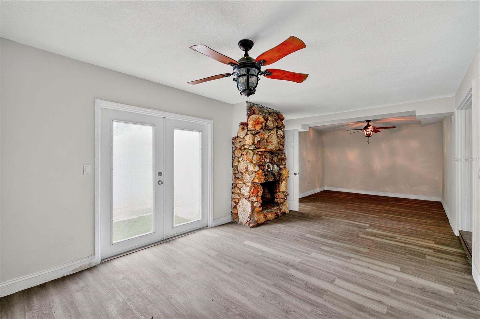 CENTER PARK HOLLY HILL - Residential Lease