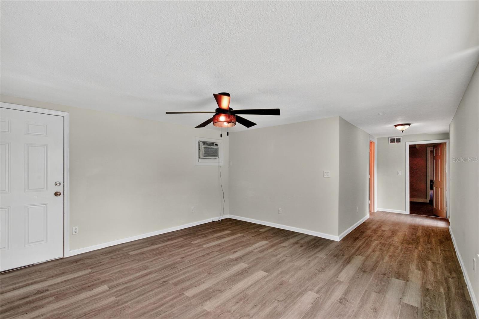 CENTER PARK HOLLY HILL - Residential Lease