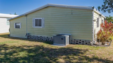 A home in PALMETTO