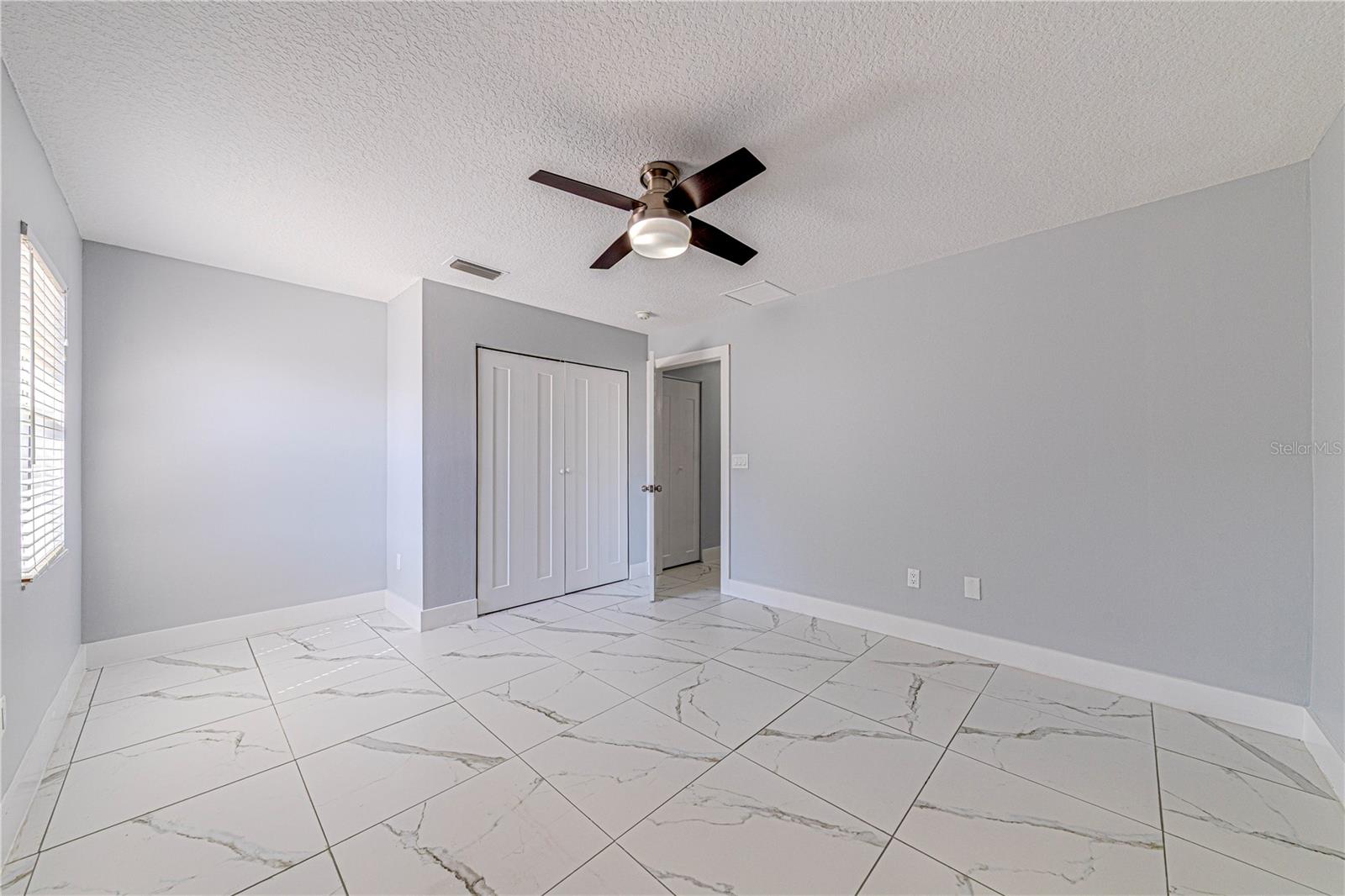 LEESBURG ROYAL OAK ESTATES - Residential