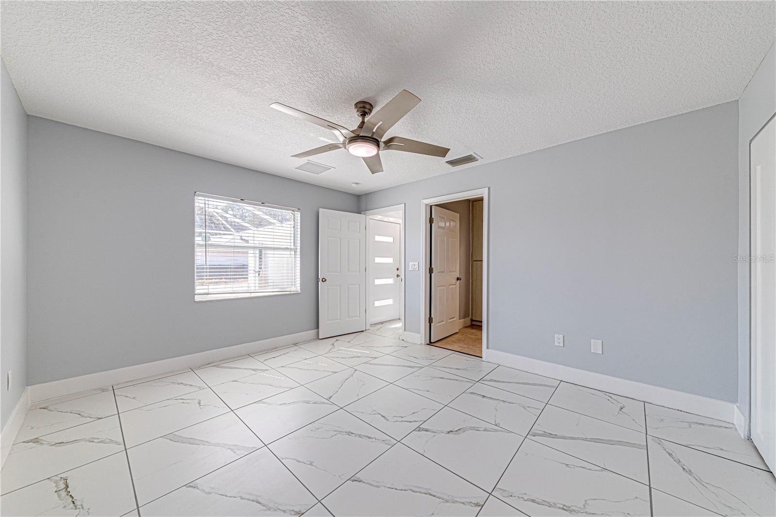 LEESBURG ROYAL OAK ESTATES - Residential