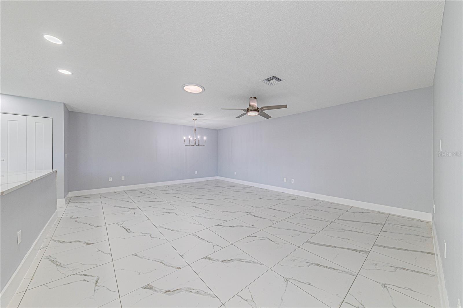 LEESBURG ROYAL OAK ESTATES - Residential