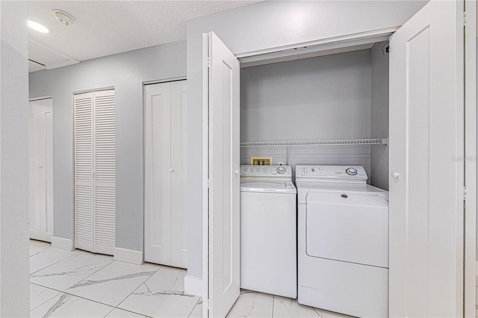 LEESBURG ROYAL OAK ESTATES - Residential