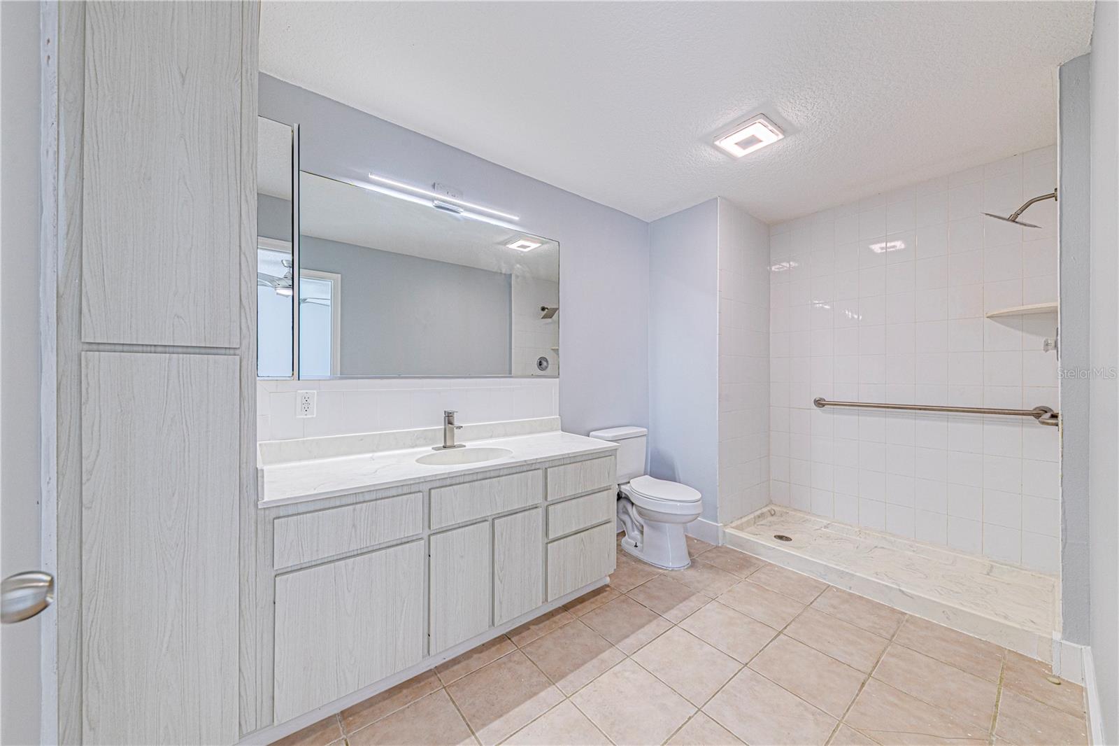 LEESBURG ROYAL OAK ESTATES - Residential