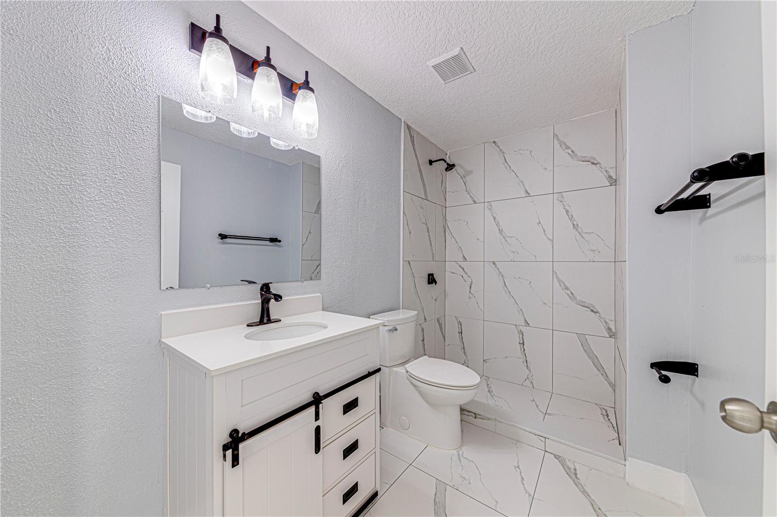 LEESBURG ROYAL OAK ESTATES - Residential