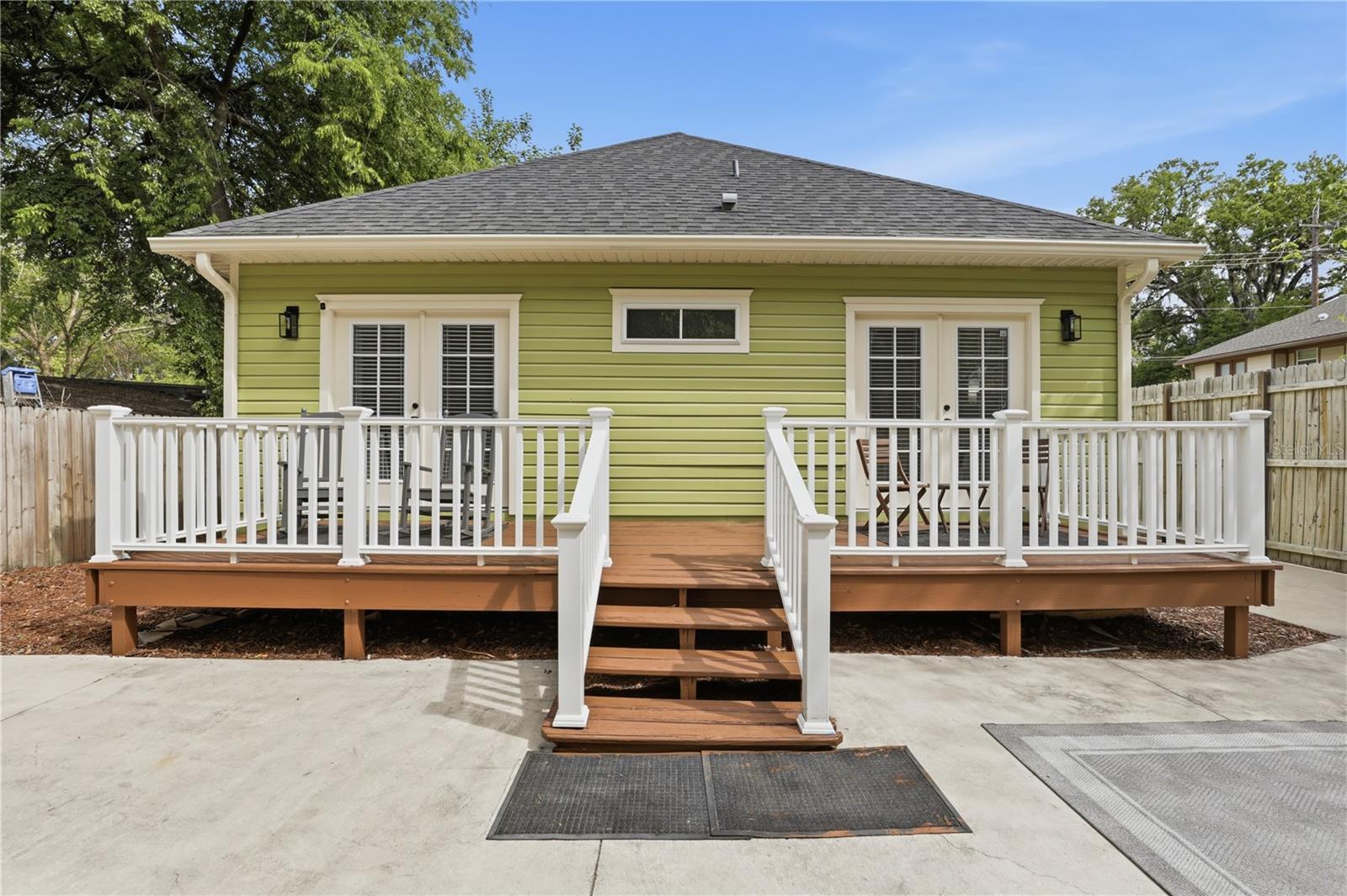 BROWNS ADD E1/2 - Residential