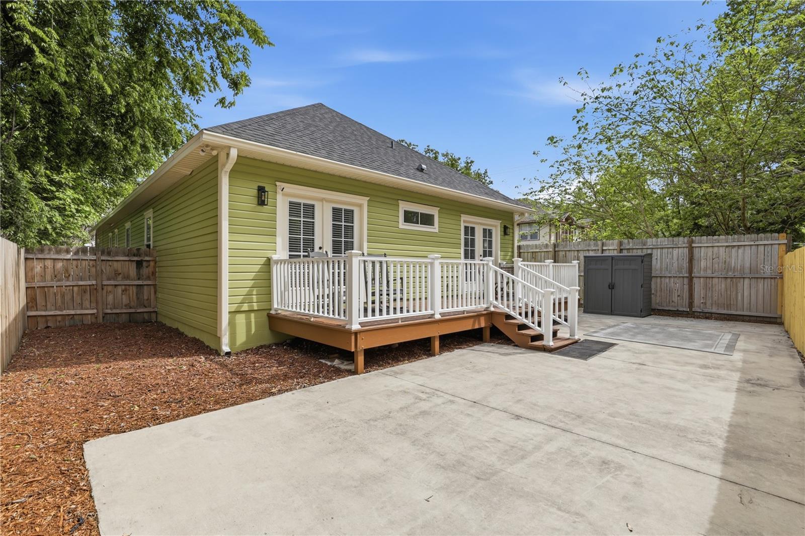 BROWNS ADD E1/2 - Residential